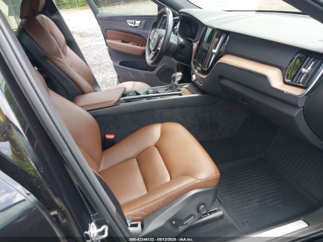 2021 VOLVO XC60 YV4102DK4M1818887 Photo 4