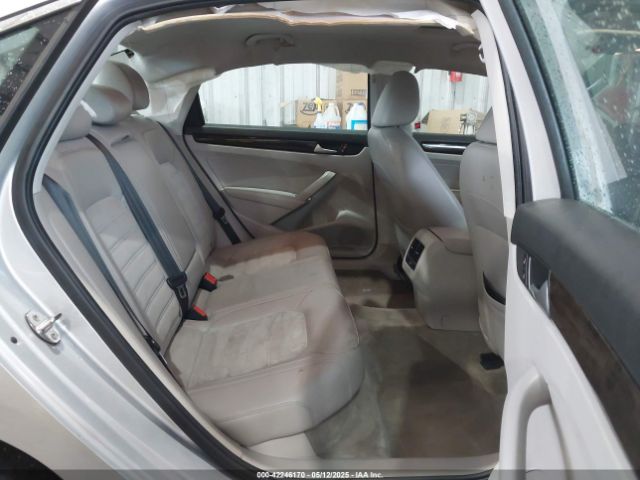 2015 VOLKSWAGEN PASSAT 1VWCT7A30FC117765 Photo 7