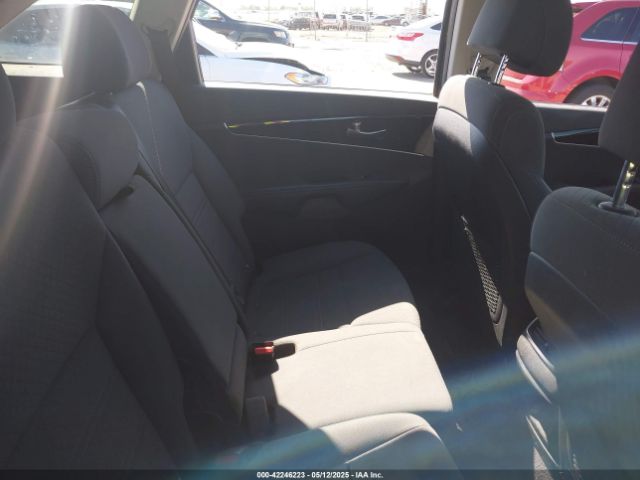 5XYPGDA54HG230349 KIA Sorento 3.3l Lx
