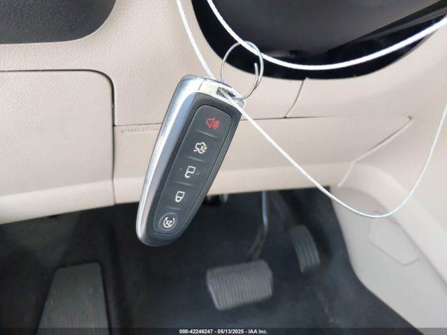 1FMCU0GD2KUA04603 Ford ESCAPE SE