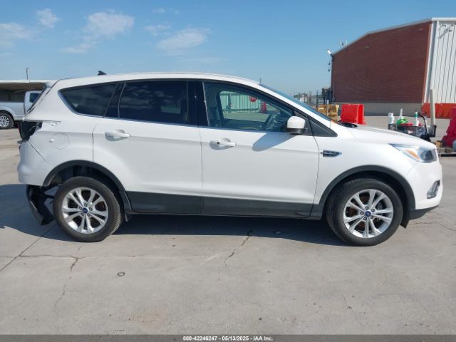 1FMCU0GD2KUA04603 Ford ESCAPE SE