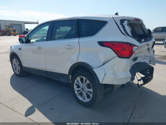 1FMCU0GD2KUA04603 Ford ESCAPE SE