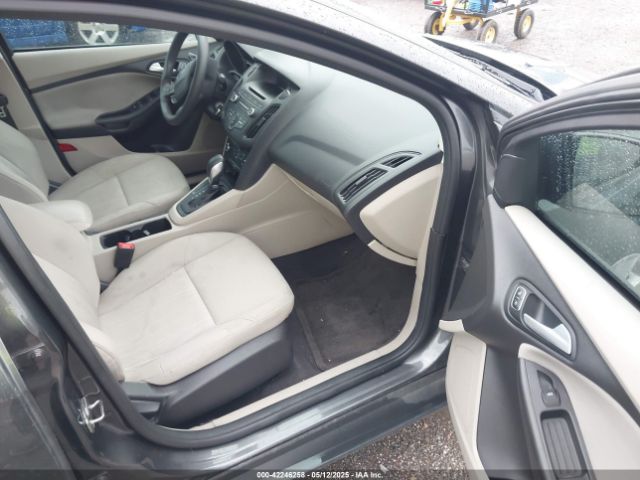 1FADP3F25HL317537 Ford FOCUS SE