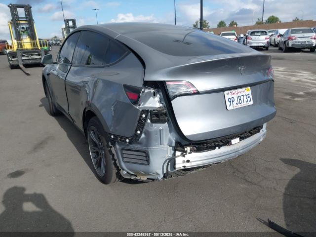 2024 TESLA MODEL Y 7SAYGDED7RF197638 Photo 2