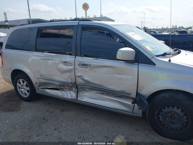 2010 CHRYSLER TOWN & COUNTRY 2A4RR5DX9AR345532 Photo 5