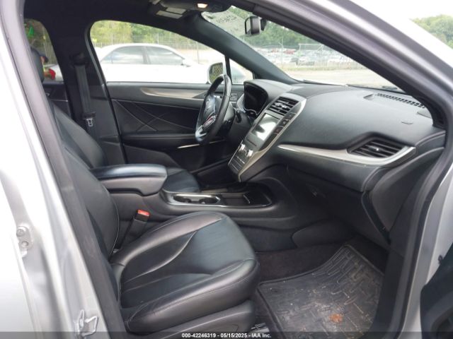 5LMCJ1C97HUL55934 Lincoln Mkc Premiere