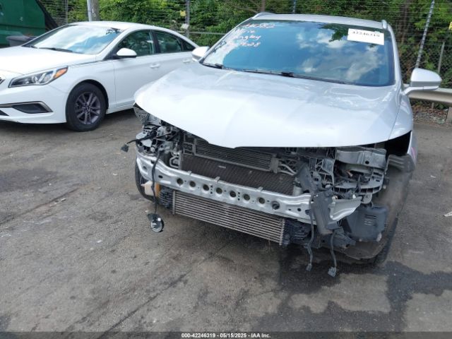 5LMCJ1C97HUL55934 Lincoln Mkc Premiere
