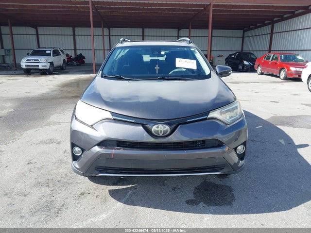 JTMWFREV0HJ120453 Toyota Rav4 Xle