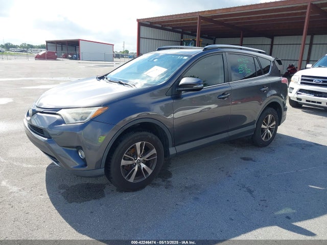 JTMWFREV0HJ120453 Toyota Rav4 Xle
