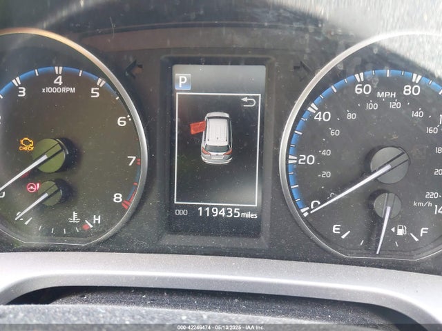 JTMWFREV0HJ120453 Toyota Rav4 Xle