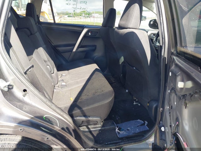 JTMWFREV0HJ120453 Toyota Rav4 Xle
