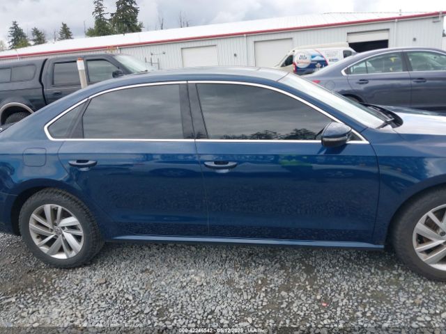 1VWBA7A3XJC019577 Volkswagen Passat 2.0t Se