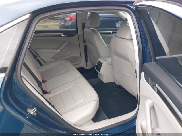 1VWBA7A3XJC019577 Volkswagen Passat 2.0t Se