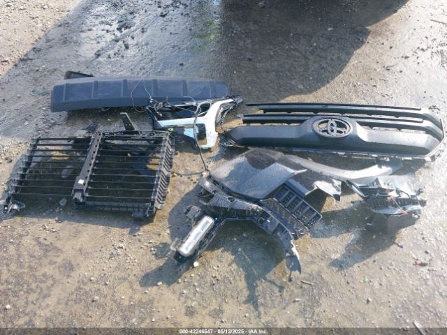 5TFLA5AB7NX010692 Toyota Tundra Sr5