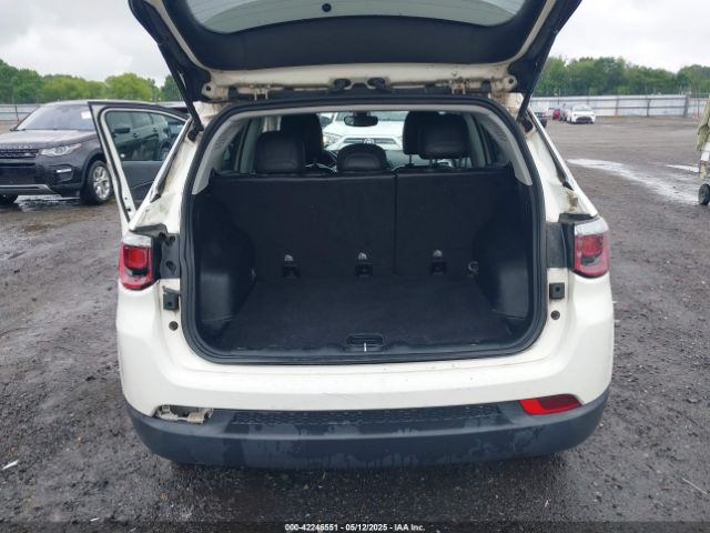 3C4NJCBB9KT652222 Jeep Compass Latitude Fwd