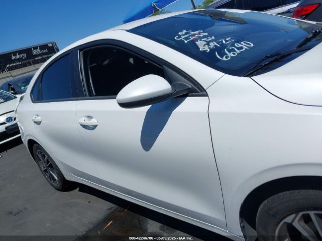 3KPF24AD8NE466366 KIA Forte Lxs