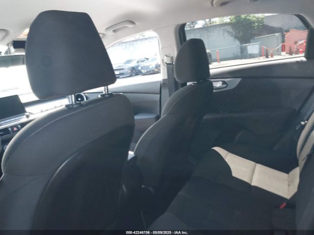 3KPF24AD8NE466366 KIA Forte Lxs
