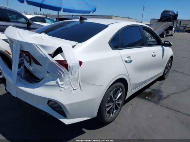 3KPF24AD8NE466366 KIA Forte Lxs