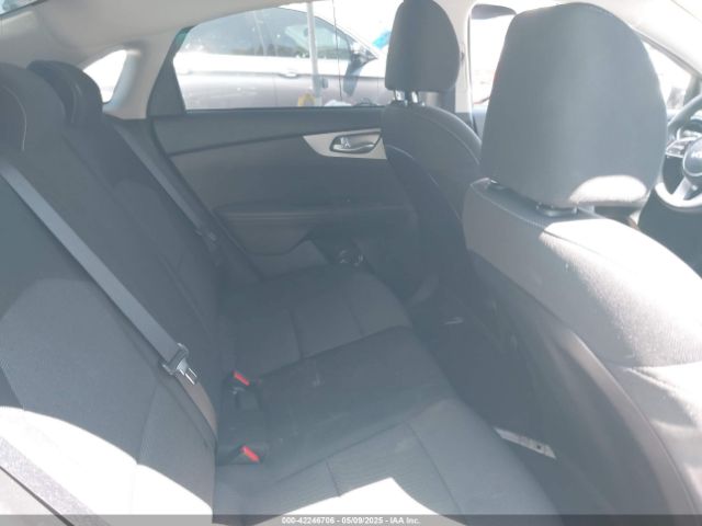 3KPF24AD8NE466366 KIA Forte Lxs