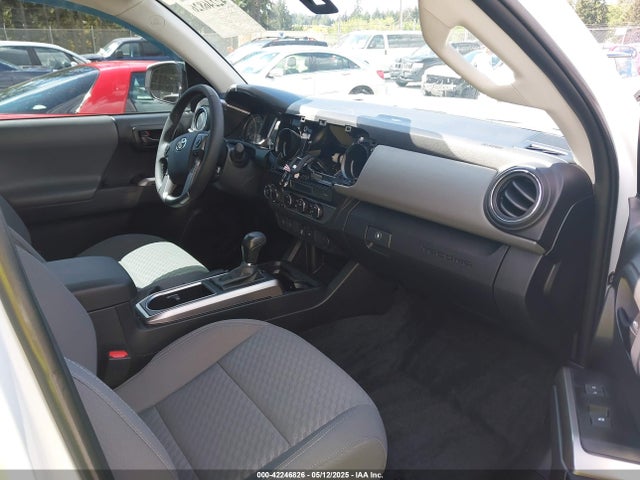 3TMCZ5AN8PM632794 Toyota Tacoma Sr5 V6