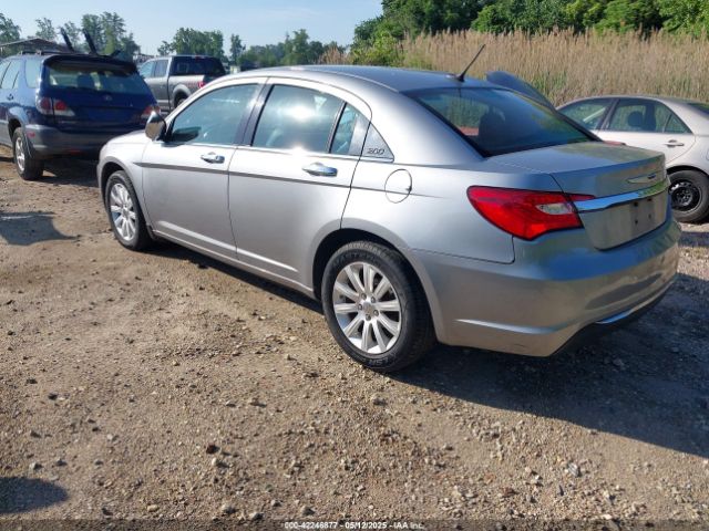 2014 CHRYSLER 200 1C3CCBCG3EN157576 Photo 2