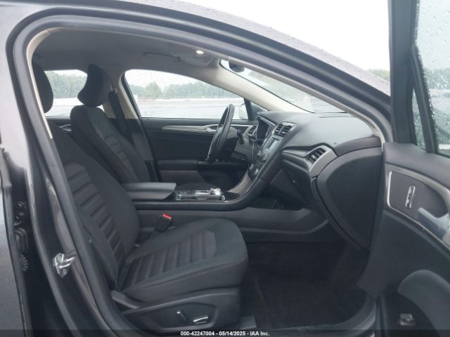 3FA6P0LU3HR400138 Ford Fusion Hybrid Se