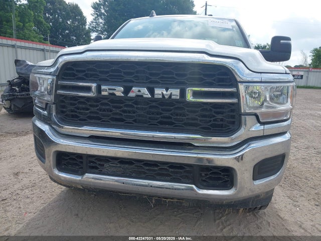 3C6UR5HJ2RG234917 RAM 2024