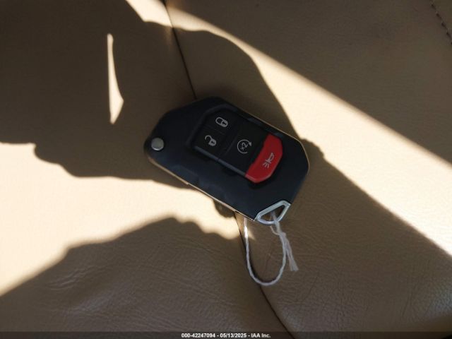 1C4HJXEG4KW514206 Jeep Wrangler Unlimited Sahara 4x4