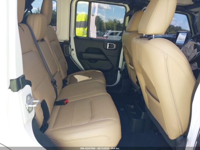 1C4HJXEG4KW514206 Jeep Wrangler Unlimited Sahara 4x4