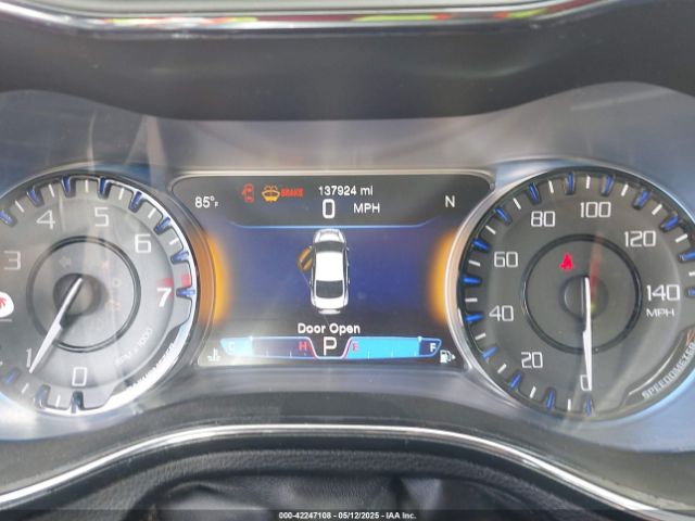 1C3CCCBG5FN698511 Chrysler 200 S