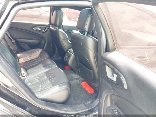 1C3CCCBG5FN698511 Chrysler 200 S