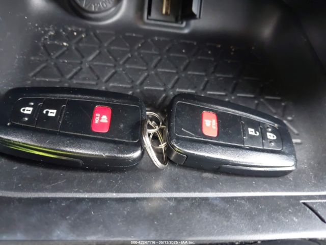 2T3W1RFV9LW096242 Toyota Rav4 Xle