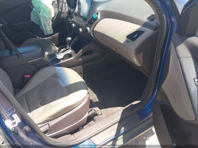KM8JU3AG4FU969688 Hyundai TUCSON SE
