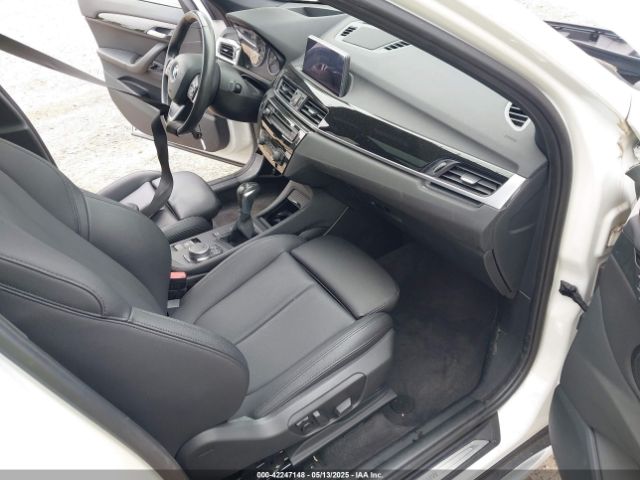 2018 BMW X1 WBXHT3C33J5L26657 Photo 4