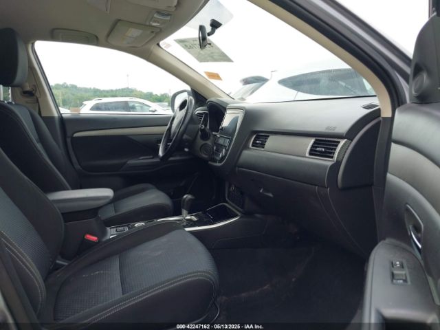 2017 MITSUBISHI OUTLANDER JA4AZ3A33HZ035847 Photo 4