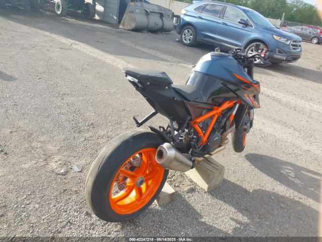 2023 KTM 1290 VBKV39407PM972160 Photo 3