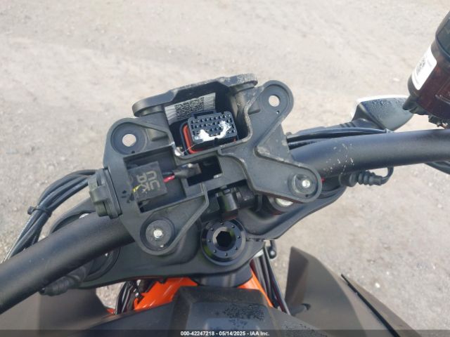 2023 KTM 1290 VBKV39407PM972160 Photo 6