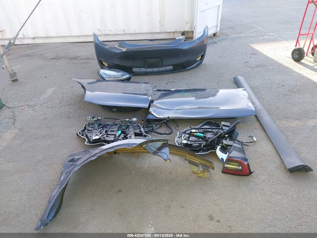 5YJYGDEE0MF232583 Tesla Model Y