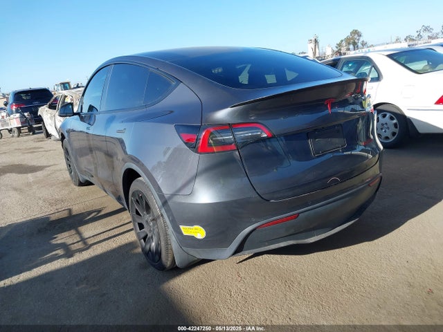 5YJYGDEE0MF232583 Tesla Model Y