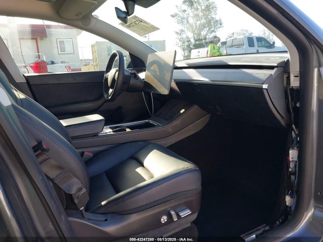 5YJYGDEE0MF232583 Tesla Model Y