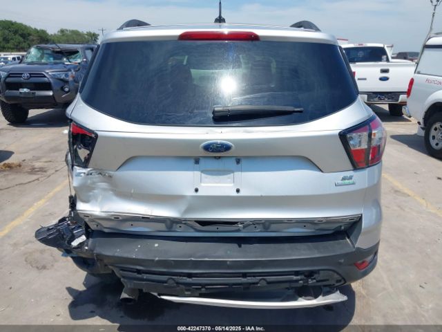 1FMCU0GDXJUD20233 Ford ESCAPE SE