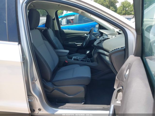 1FMCU0GDXJUD20233 Ford ESCAPE SE
