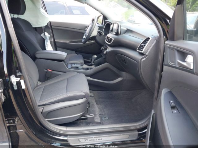 KM8J33A48LU168265 Hyundai Tucson Value