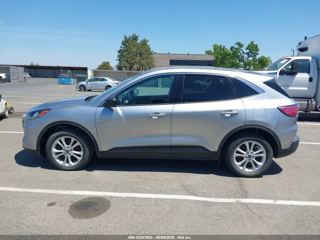 1FMCU0G61NUA56391 Ford ESCAPE SE