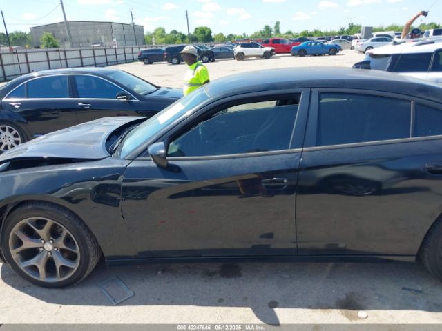 2C3CDXHG5GH357132 Dodge Charger Sxt