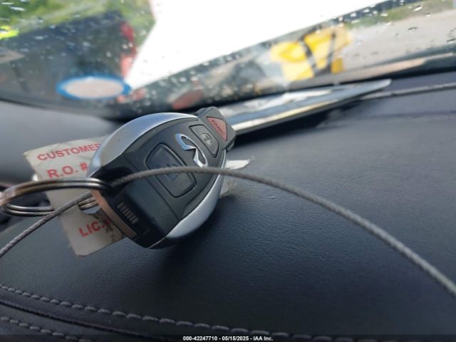 SJKCH5CR5JA048566 Infiniti Qx30 Premium
