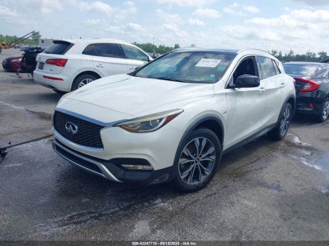 SJKCH5CR5JA048566 Infiniti Qx30 Premium