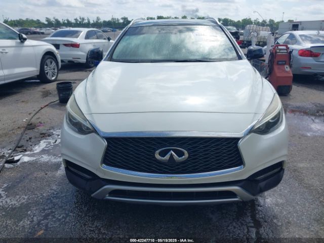 SJKCH5CR5JA048566 Infiniti Qx30 Premium