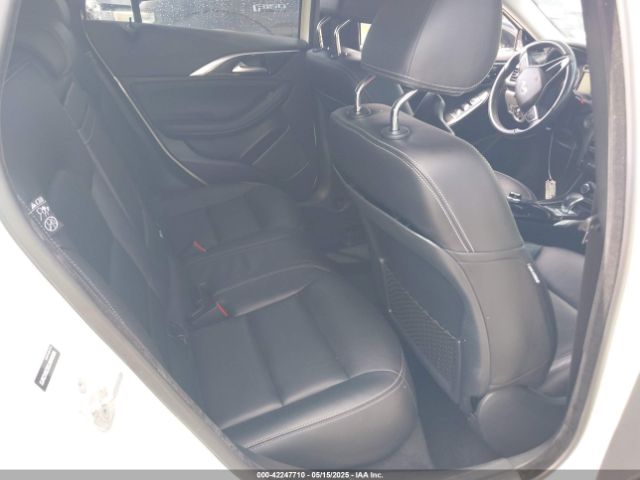 SJKCH5CR5JA048566 Infiniti Qx30 Premium