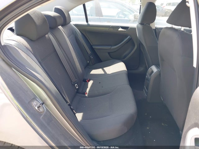 3VW2K7AJ1EM302143 Volkswagen Jetta 2.0l S
